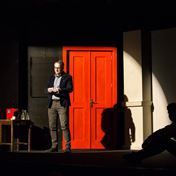 Učitel Cyril řeší manželské dilema - zůstat, nebo odejít?